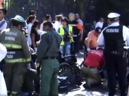 El accidente se registró a mediodía justo en los cambios de turno de la preparatoria. ESPECIAL /
