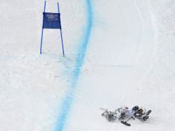 El atleta mexicano Arly Velásquez, al momento de su caída. AP /