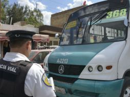La Secretaría de Movilidad, en conjunto con la STPS, realizaron un operativo para verificar unidades de la ruta 368. ESPECIAL /