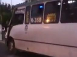 Una grabación en video muestra la imprudencia de uno de los conductores de la ruta. ESPECIAL /