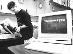 El 12 de marzo, Tim Berners publica su idea en un articulo, por lo que se considera el nacimiento de la web. ARCHIVO /