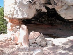 El hombre vive de la caridad de los vecinos de la colonia Cerro Hueco, en Tuxtla Gutiérrez, donde está la cueva. ARCHIVO /