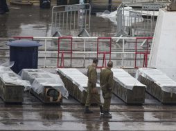 Láminas de plastico se utilizaron para cubrir los cohetes M-320, que fueron interceptados a bordo del Klos-C 5. AFP /