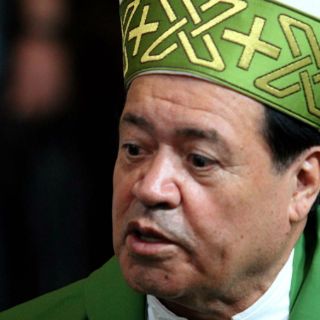 Rivera llama a católicos a no pretender ser como dioses