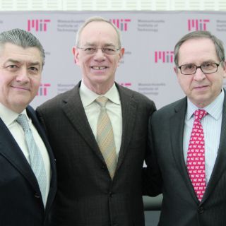 Firma el Tec convenio con el MIT