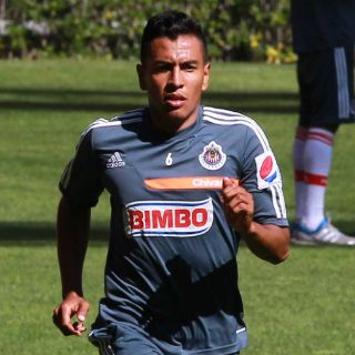 Omar Esparza, despreocupado por las críticas