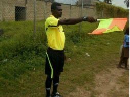 La gente se molestó por su actuación y procedió a pegarle, lo que después causó su muerte. Twitter: @kotokovski. ESPECIAL /