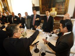 El gobernador, Aristóteles Sandoval tomó protesta a los miembros de este organismo. ESPECIAL /