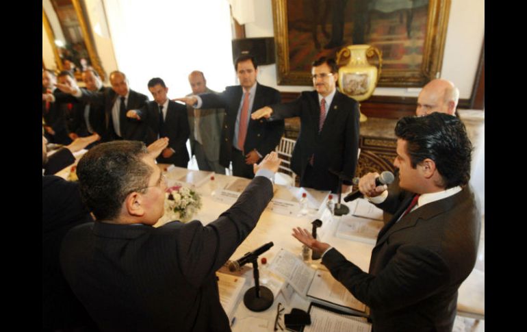 El gobernador, Aristóteles Sandoval tomó protesta a los miembros de este organismo. ESPECIAL /