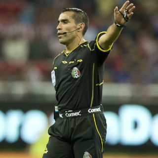 'Chiquimarco' expulsa a jugador en 30 segundos de Libertadores