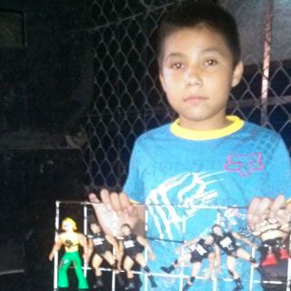 La lucha libre es su diversión y su trabajo