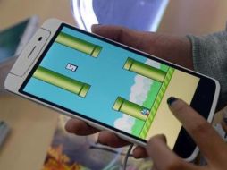'Flappy Bird' fue quitado de la App Store y Google Play por ser 'muy famoso'. ESPECIAL /