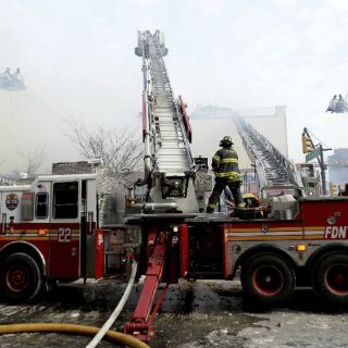 Alcalde de NY reporta 'varios desaparecidos' tras derrumbe