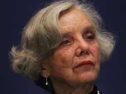 La también periodista comenta que espera el próximo año gane la presea alguien provinciano, porque todo se concreta en el DF. ARCHIVO /