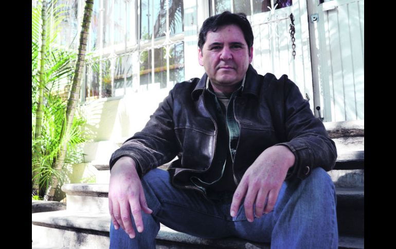 El escritor Eugenio Partida encabeza el taller Novelar para publicar, que busca que los participantes escriban una novela corta.  /