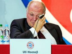 Hoeness seguirá libre bajo fianza pendiente del resultado de la apelación. AP /