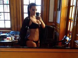 'Sí, le robe el bikini a Kylie... ella no va a volver', escribe Kim para acompañar la foto. ESPECIAL /