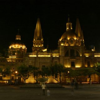 Invierten 12 MDP en reiluminar la Catedral Metropolitana