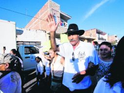 José Manuel Mireles cree que la detención de su colega Hipólito Mora es una trampa. AFP /