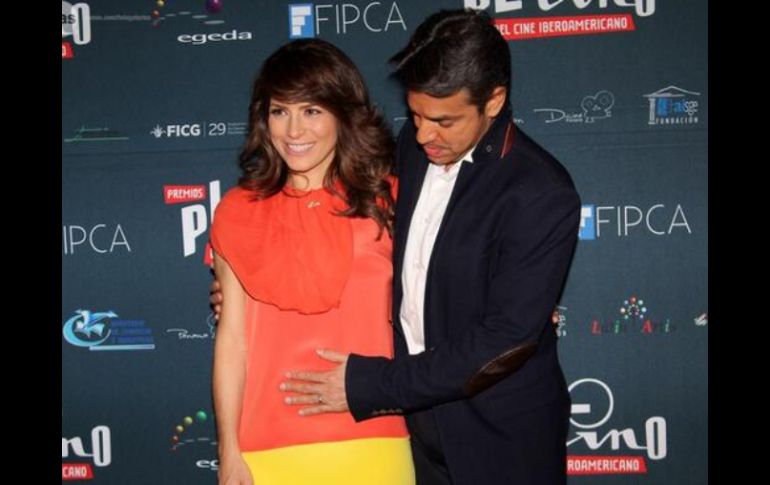 El nombre que Derbez y Rosaldo eligieron para su bebé que está por nacer es de origen vasco y significa 'gloria'. ESPECIAL /