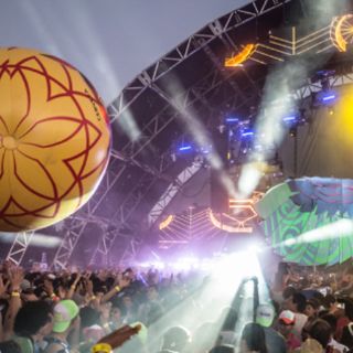 Steve Aoki y Tiësto inician la fiesta en el Electric Daisy Carnival