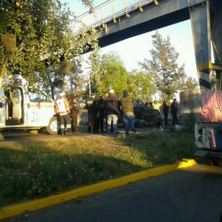 Choque deja tres muertos en la México-Querétaro