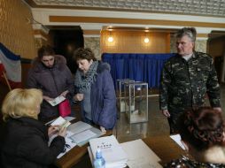 Este día se llevan a cabo los comicios para saber el destino del territorio. EFE /
