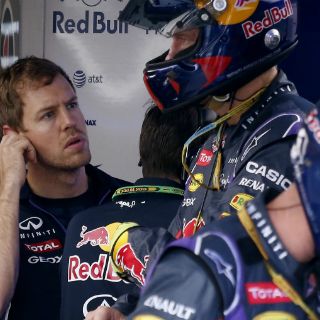 Sebastian Vettel se queja del motor