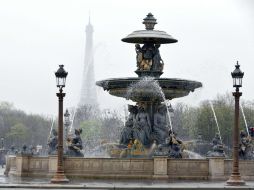 En un esfuerzo por combatir los niveles de partículas finas, las autoridades anunciaron la gratuidad temporal del transporte público. AFP /