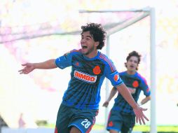 Giovani Hernández y Carlos Fierro (detrás), dos de los menores de 22 años que son titulares  del Rebaño.  /