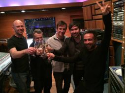 Los integrantes, Mario Domm y Pablo Hurtado, aún no confirman la fecha del lanzamiento de su nuevo material. facebook.comCamilamusic ESPECIAL /