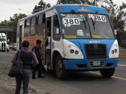 Los choferes piden que se mantenga en mil 200 pesos el pago por jornada de 16 horas y no se reduzca a 400 pesos por ocho horas.  /