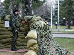 Se autoriza el uso de armas a los destacamentos de las Fuerzas Armadas de Ucrania emplazados en Crimea. AFP /