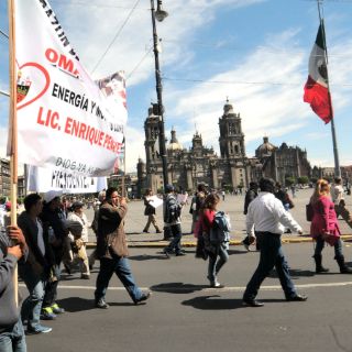El SME y CNTE realizan mitin en el Zócalo