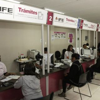 El IFE supera rezago en producción de credenciales