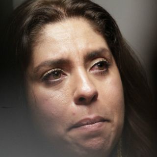 Nuevo revés a Elisa Ayón; la SEJ inhabilita sus plazas