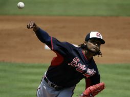 Santana firmó un contrato de un año por 14.1 millones de dólares con los Bravos. AP /