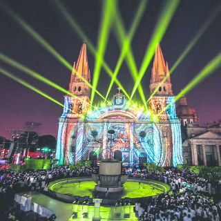 Embellecen Guadalajara con una Catedral Metropolitana brillante