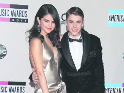 El cantante canadiense y la actriz llevan cinco años de rupturas y reconciliaciones. ARCHIVO /