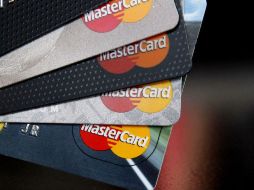 El banco Rosia informó que Visa y Mastercard habían 'sin preaviso' dejado de darle servicio de pago a sus clientes. ARCHIVO /