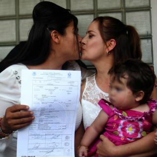 Homosexuales esperan respuesta para contraer matrimonio