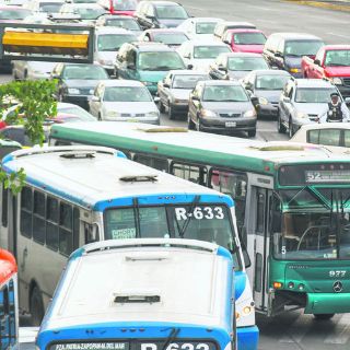 Dos sindicatos detrás del transporte público