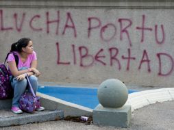 Las violentas protestas contra el gobierno de Nicolás Maduro han dejado 28 fallecidos, 486 heridos y unos mil 700 arrestados. EFE /