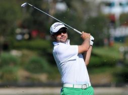 El colombiano (foto) tiene un golpe de ventaja sobre un trío de jugadores que encabeza el veterano argentino Mauricio Molina. ESPECIAL /