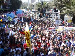 Más de 150 mil personas se reunieron para exigir una educación gratuita y una normativa de protección animal. EFE /