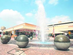 Lugar. Plaza del Sol, el primer centro comercial de la ciudad ha sido escenario de muchas historias.  /