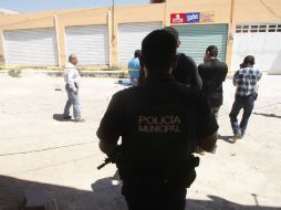 Las autoridades tomaron evidencias del hallazgo. ARCHIVO /