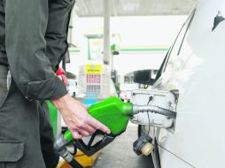 En 2013, Pemex tuvo ingresos por 813 mil 690.4 millones de pesos derivados de la venta de productos petrolíferos en el país.  /