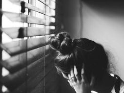 La persona miente constantemente al responder con un ''bien'' cuando se le pregunta de su estado emocional. ESPECIAL /