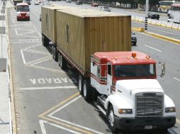 Podrán asistir quienes van a conducir vehículos con capacidad de carga de más de tres toneladas. ARCHIVO /